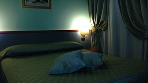 Unclassified image, 4 of 41, button - Hotel Fenicia (Rome)