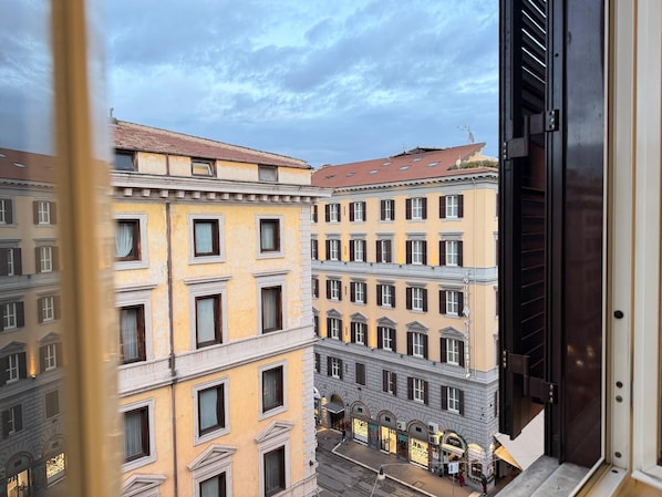 Triple Room | In-room safe, desk, cribs/infant beds, free WiFi