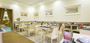 Free daily buffet breakfast - Concorde (Rome)