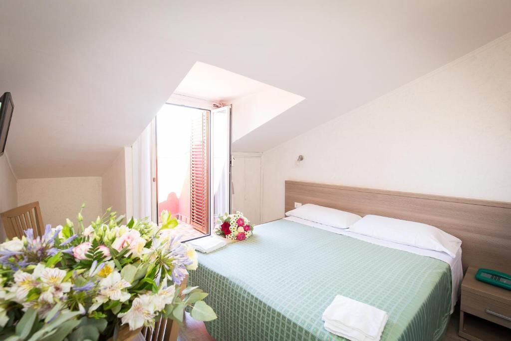 In-room safe, desk, cribs (surcharge), WiFi (free)
