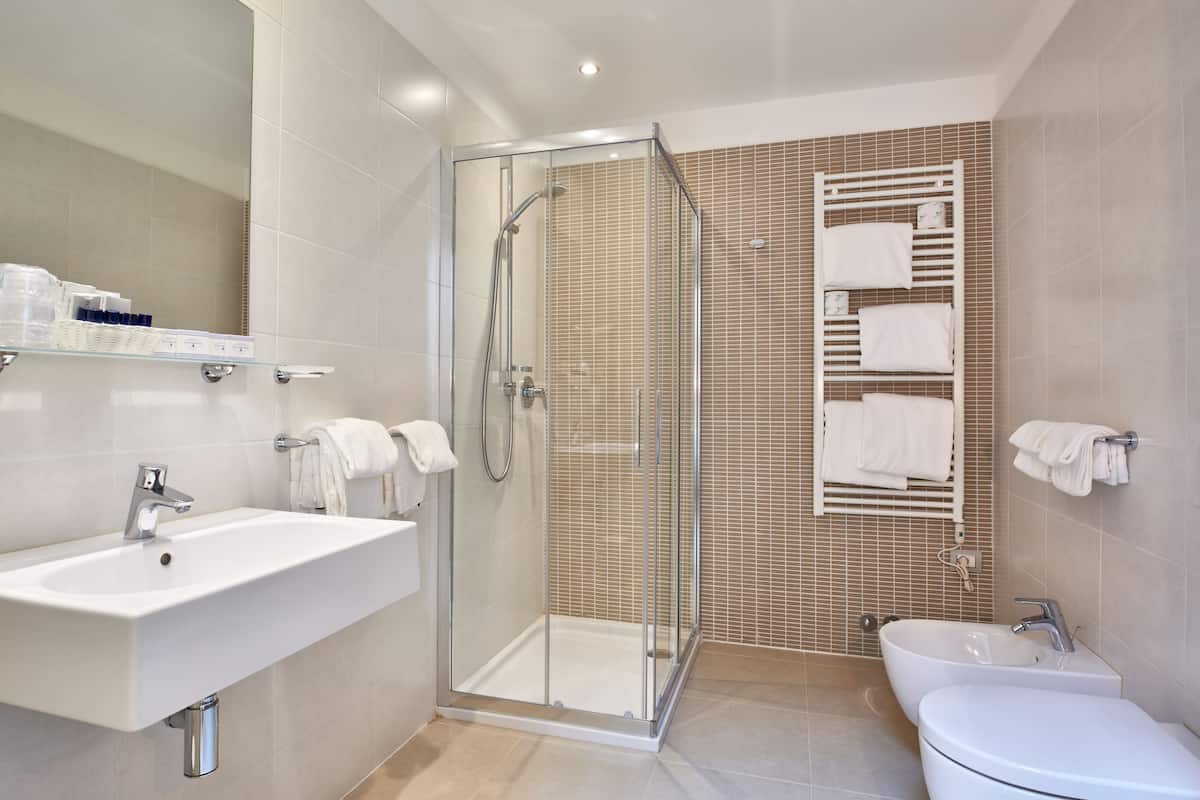 shower, rainfall showerhead, eco-friendly toiletries, hair dryer