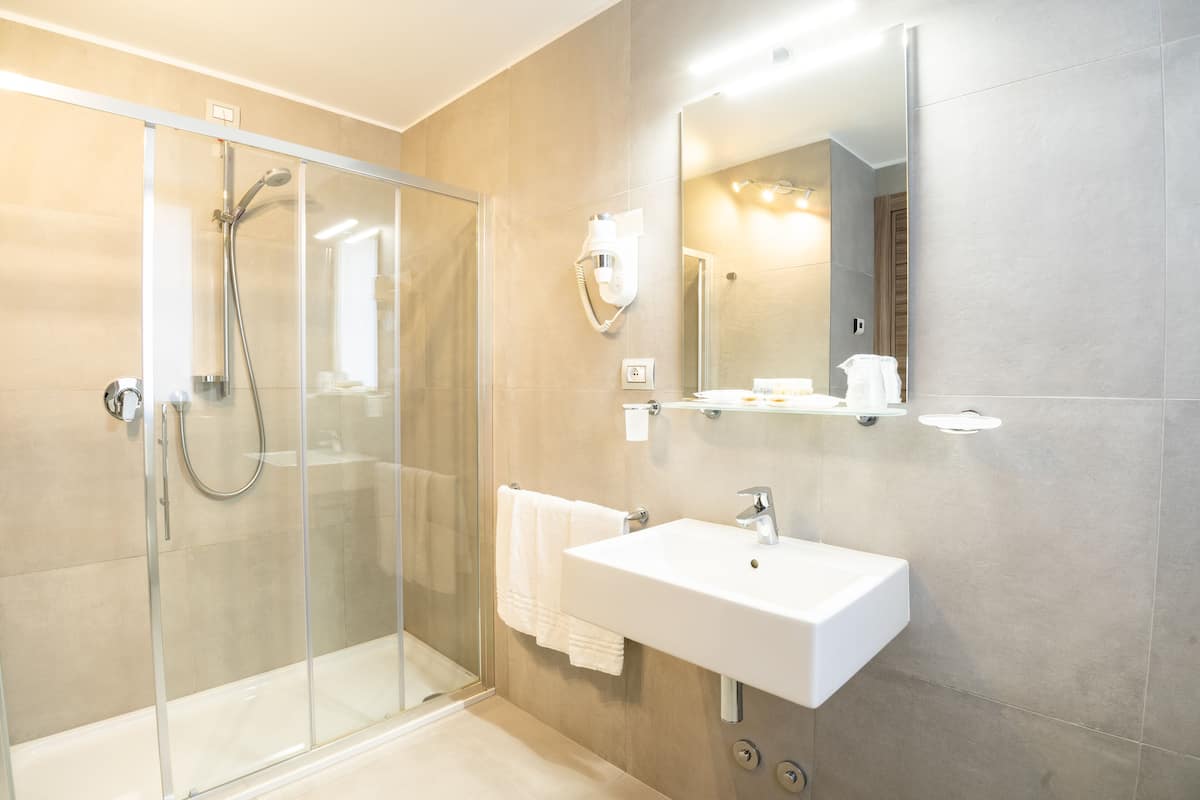 shower, rainfall showerhead, eco-friendly toiletries, hair dryer