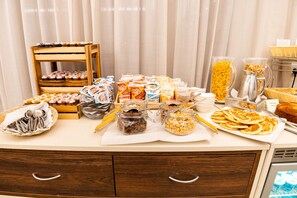 Daily buffet breakfast for a fee - Hotel Centrale (Cernobbio)