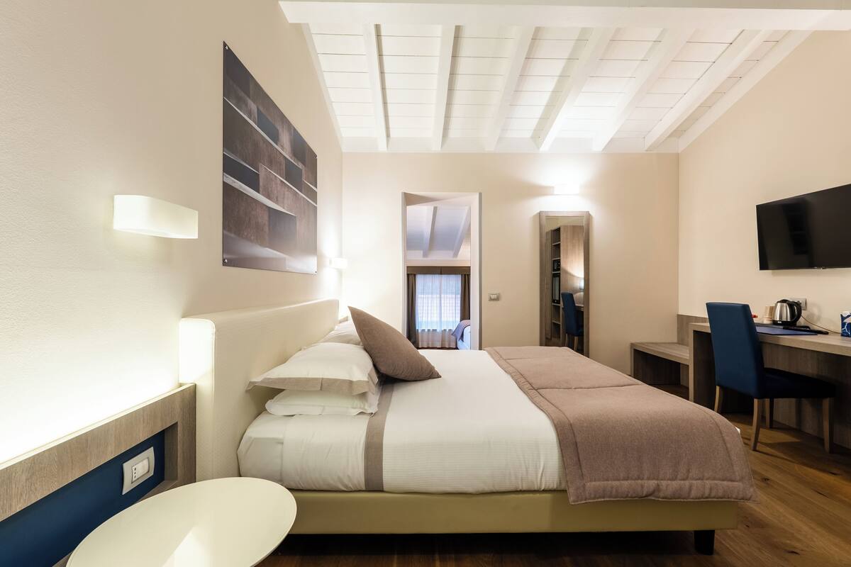 deluxe quadruple room | 2 bedrooms, premium bedding, down duvets, minibar