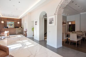 Reception - Hotel Centrale (Cernobbio)