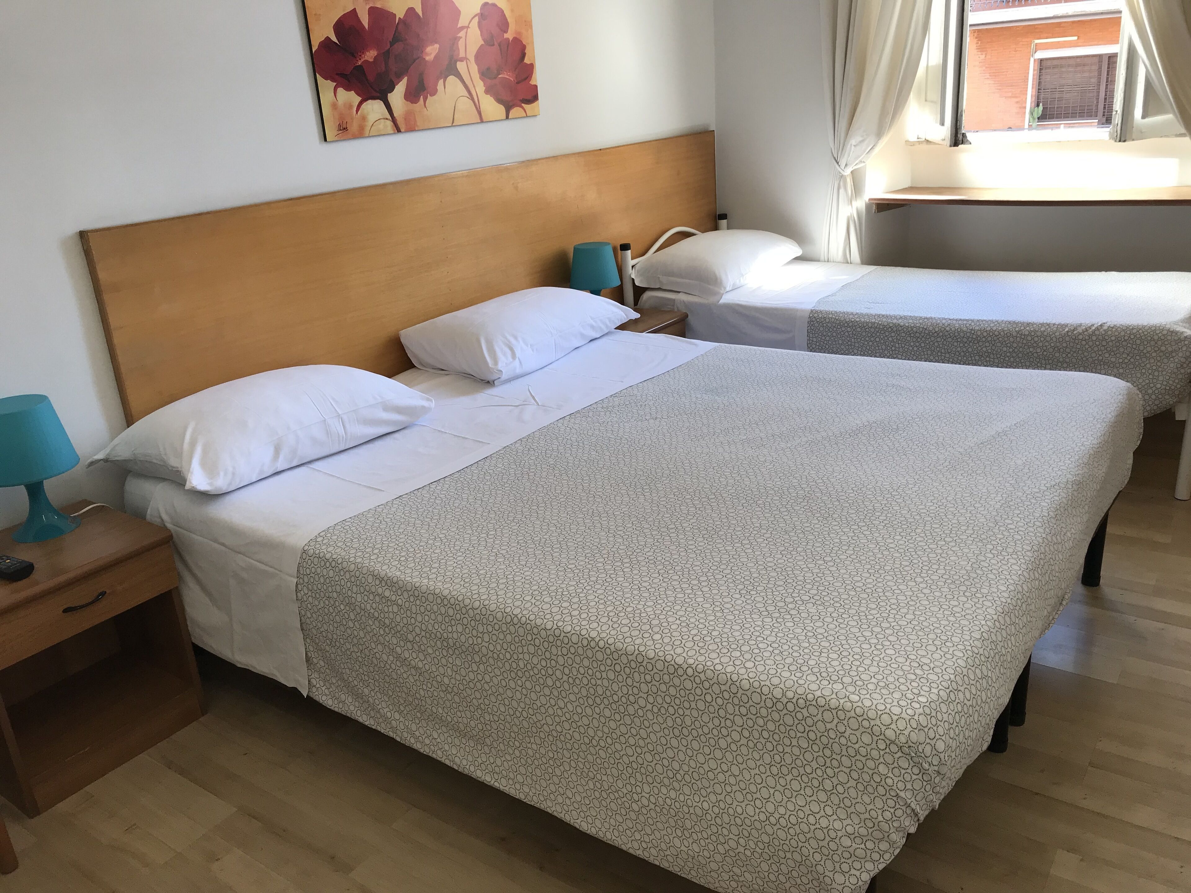 triple room | 1 bedroom, desk, blackout curtains, free wifi