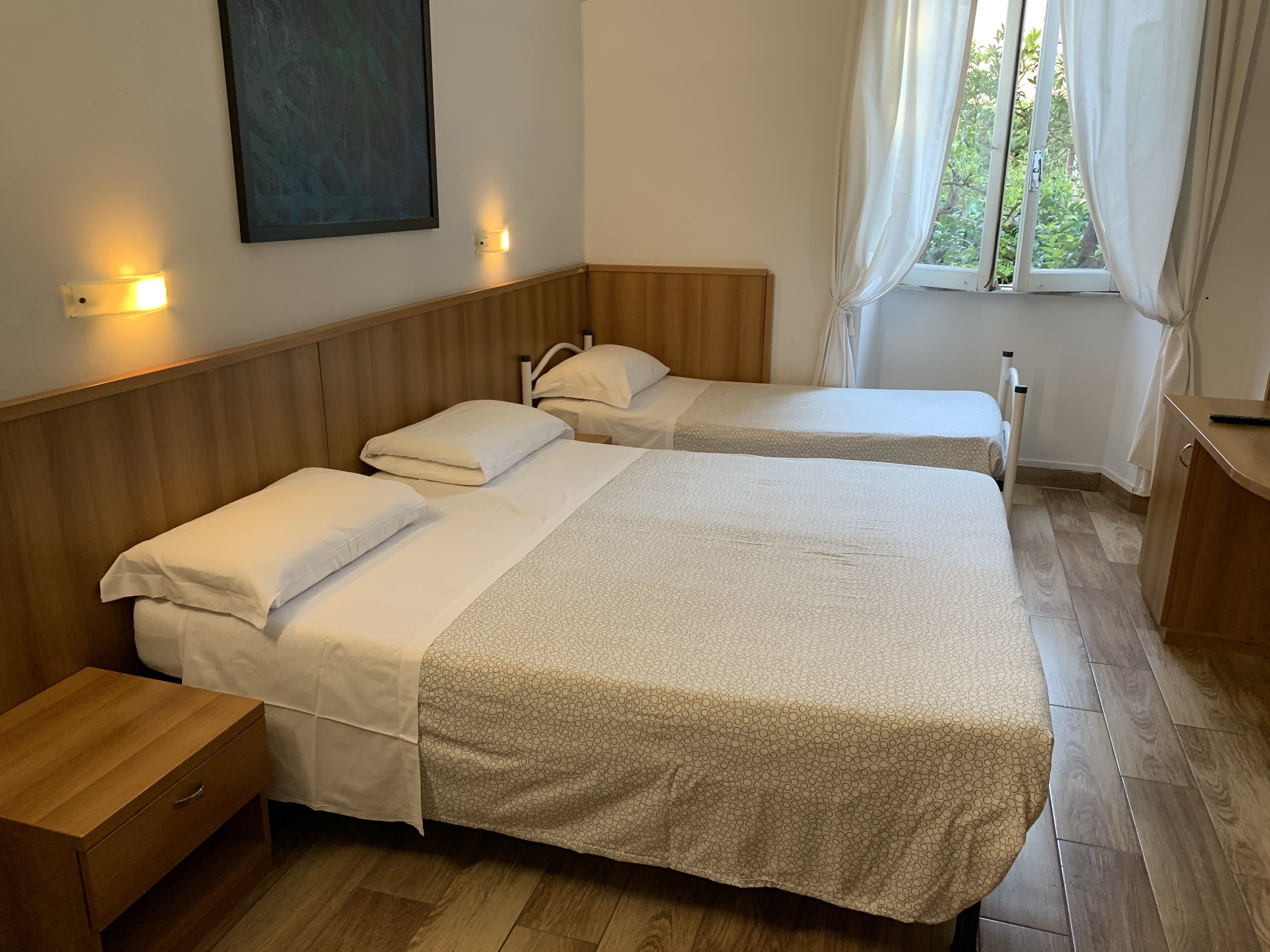 triple room | 1 bedroom, desk, blackout curtains, free wifi