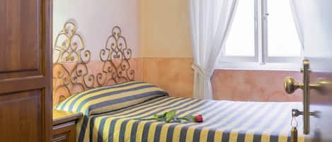 Een kluis op de kamer, extra bedden (toeslag), gratis wifi, beddengoed