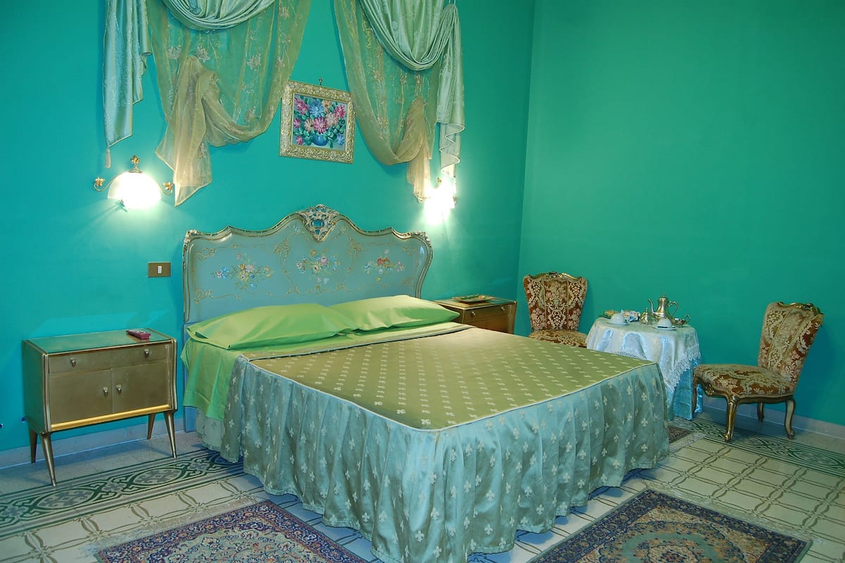 1 chambre, literie de qualité supérieure, couette en duvet d'oie