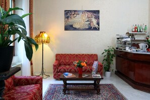 Lounge - Hotel Bologna (Florence)