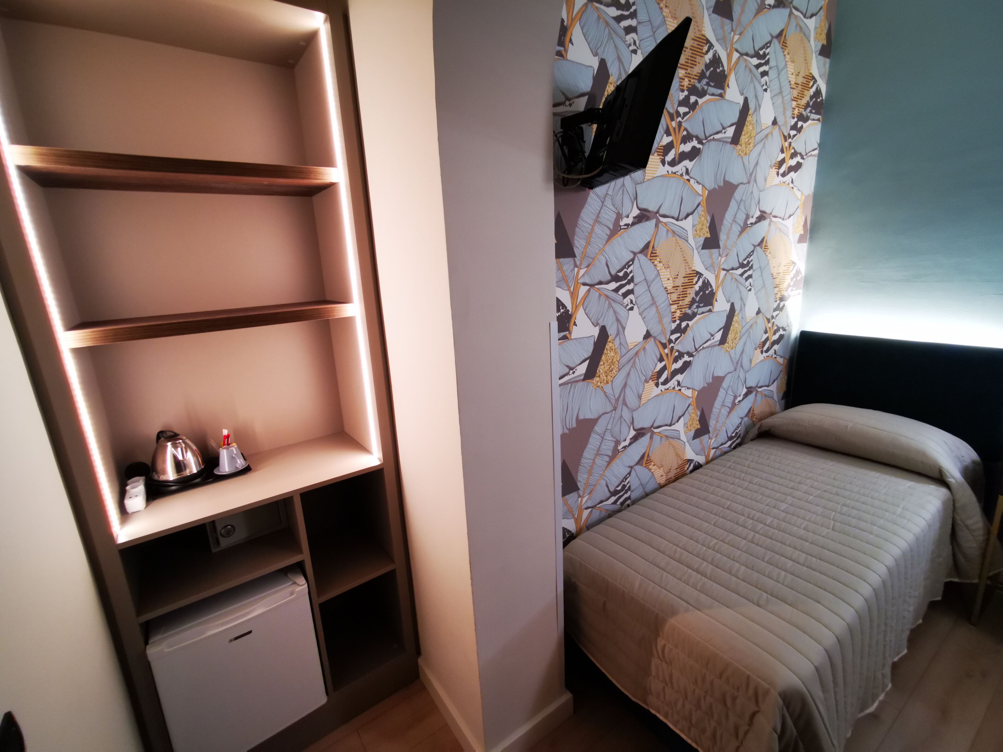 single room, 1 single bed, ensuite | minibar, in-room safe, desk, blackout curtains