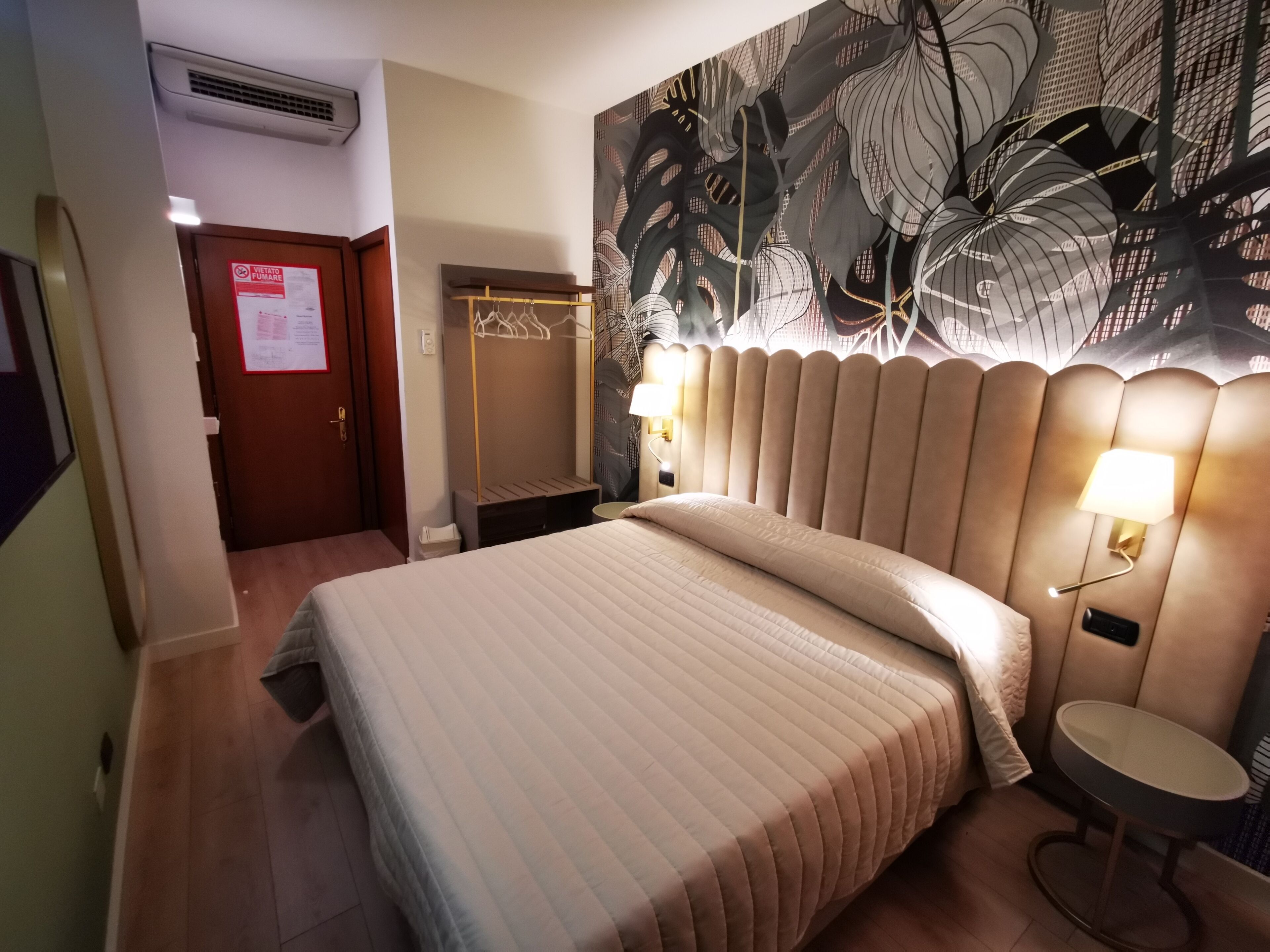 double room, ensuite | minibar, in-room safe, desk, blackout curtains