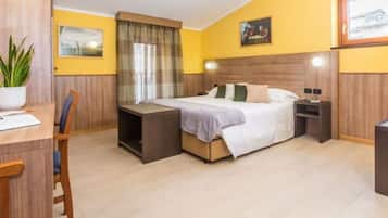 Double Room, Annex Building | 1 bedroom, minibar, in-room safe, blackout drapes