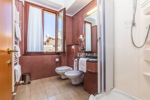Junior Suite | Bathroom