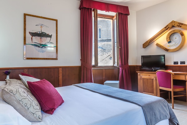 1 chambre, minibar, coffres-forts dans les chambres, rideaux occultants