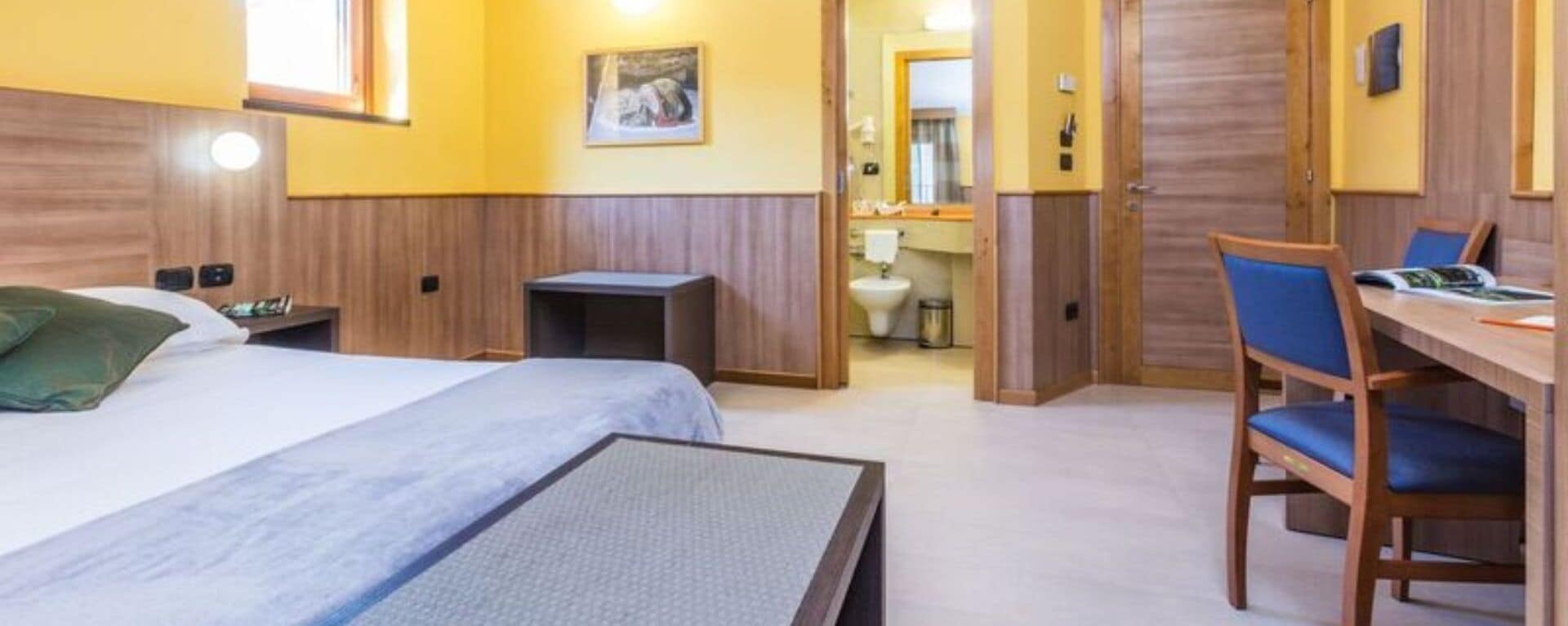 double room, annex building | minibar, in-room safe, blackout curtains, soundproofing