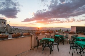 Lunch and dinner served - Albergo Ancajani (Assisi)