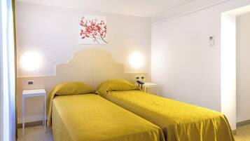 Standard-Doppel- oder -Zweibettzimmer