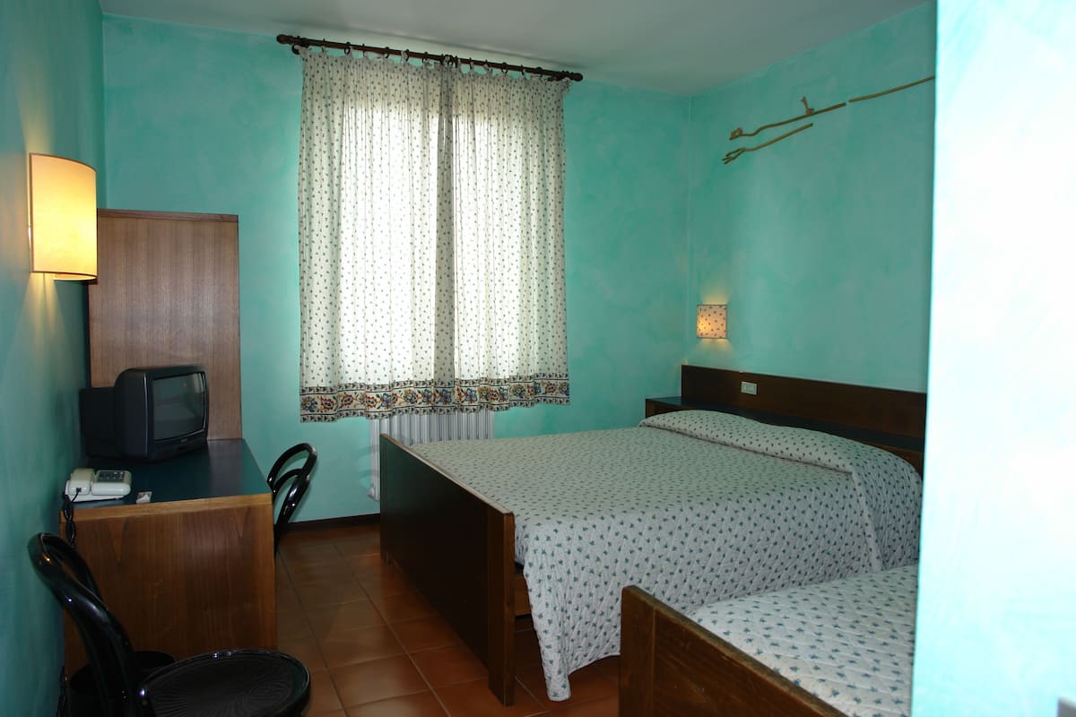 Triple Room | Rollaway beds, WiFi (free)