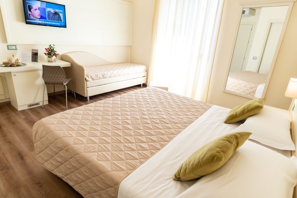 Triple Room | Minibar, in-room safe, desk, soundproofing