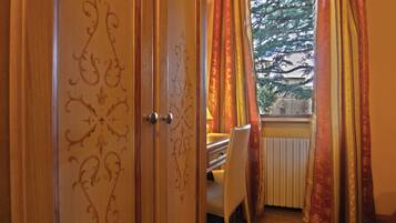 Frette Italian sheets, premium bedding, down duvets, memory-foam beds