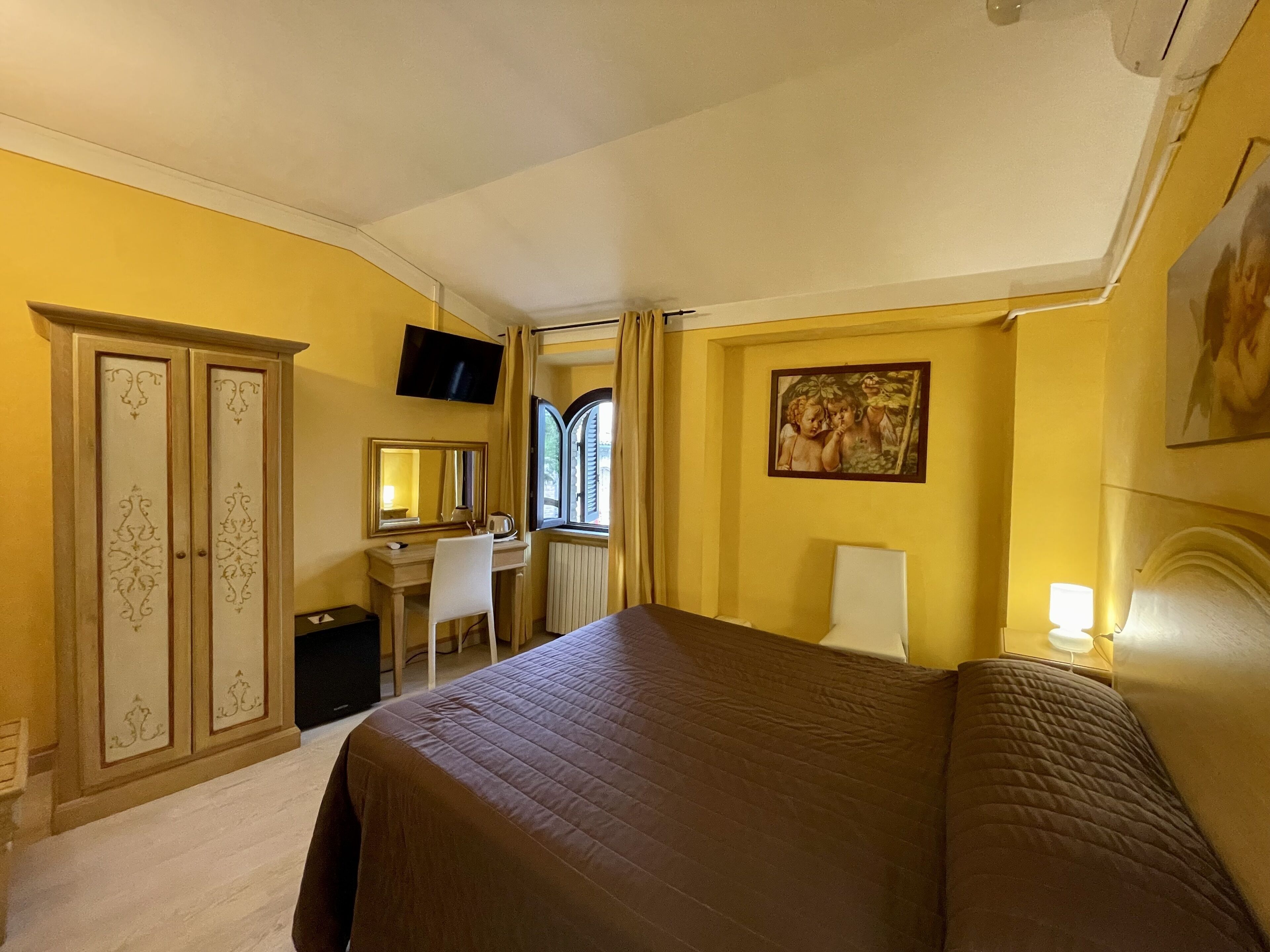 frette italian sheets, premium bedding, down duvets, memory-foam beds