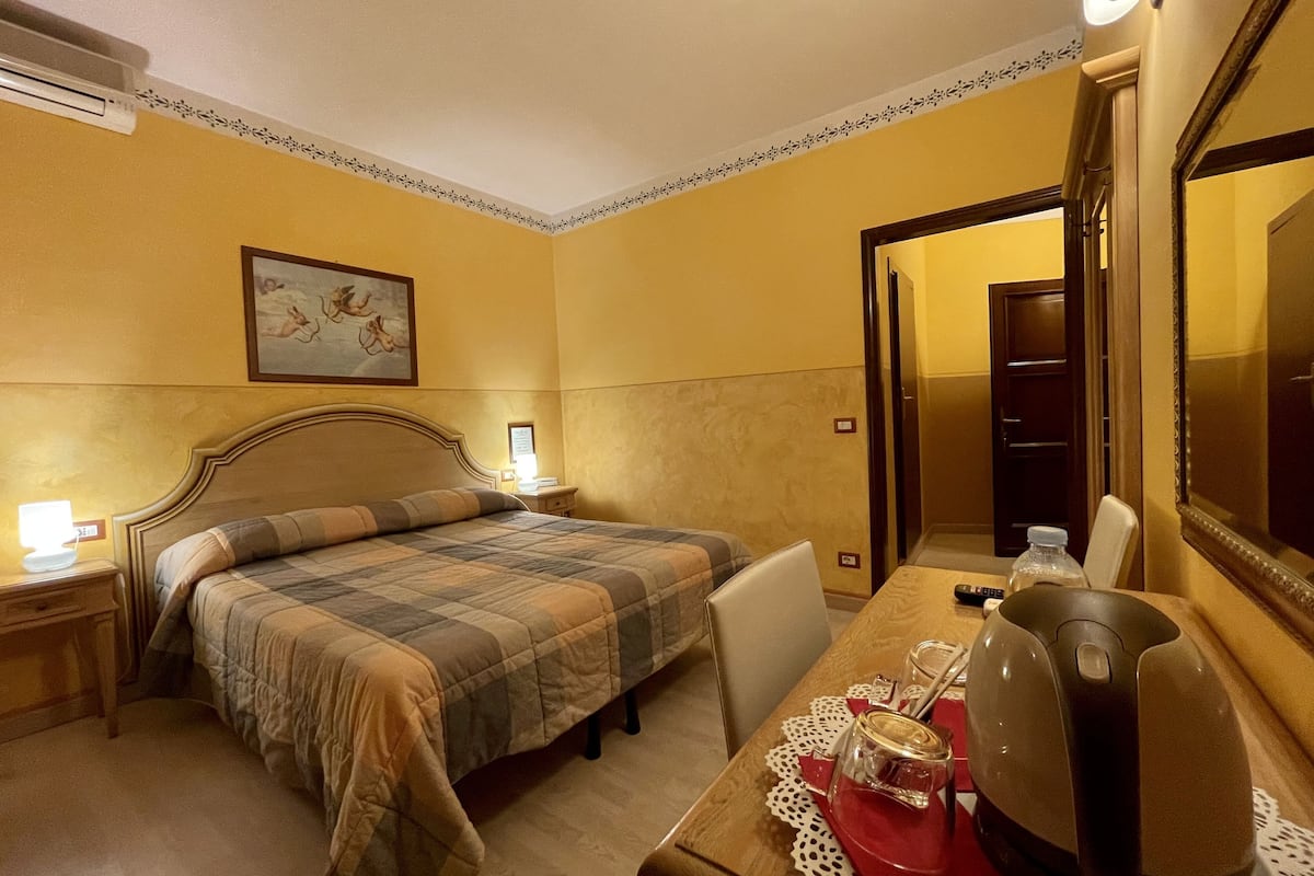 Standard-Doppel- oder -Zweibettzimmer | Italienische Bettbezüge von Frette, hochwertige Bettwaren