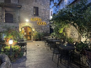 Front of property - Hotel Berti (Assisi)