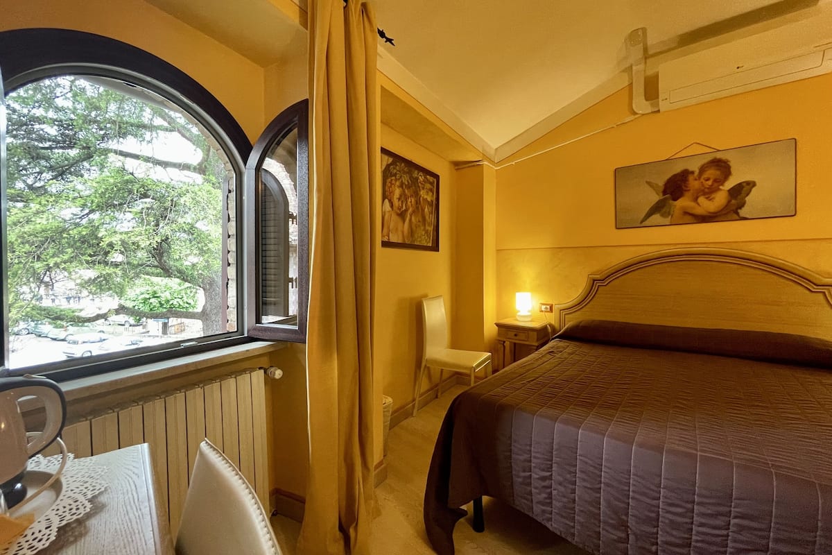 frette italian sheets, premium bedding, down duvets, memory-foam beds