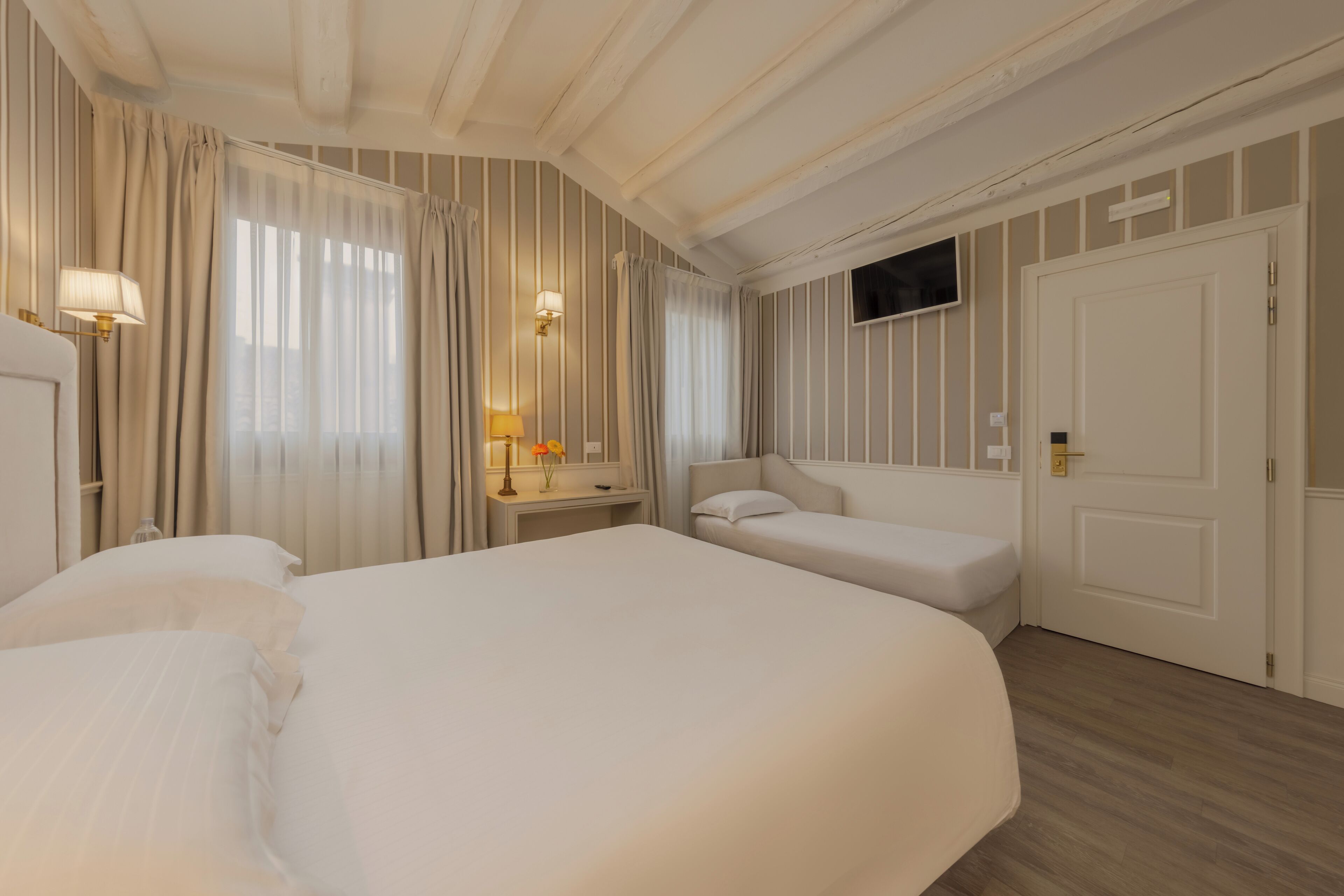 triple room | minibar, in-room safe, desk, free wifi