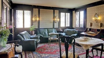 Bar (in der Unterkunft)