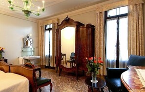 Double Room, Private Bathroom | Down comforters, in-room safe, desk, bed sheets