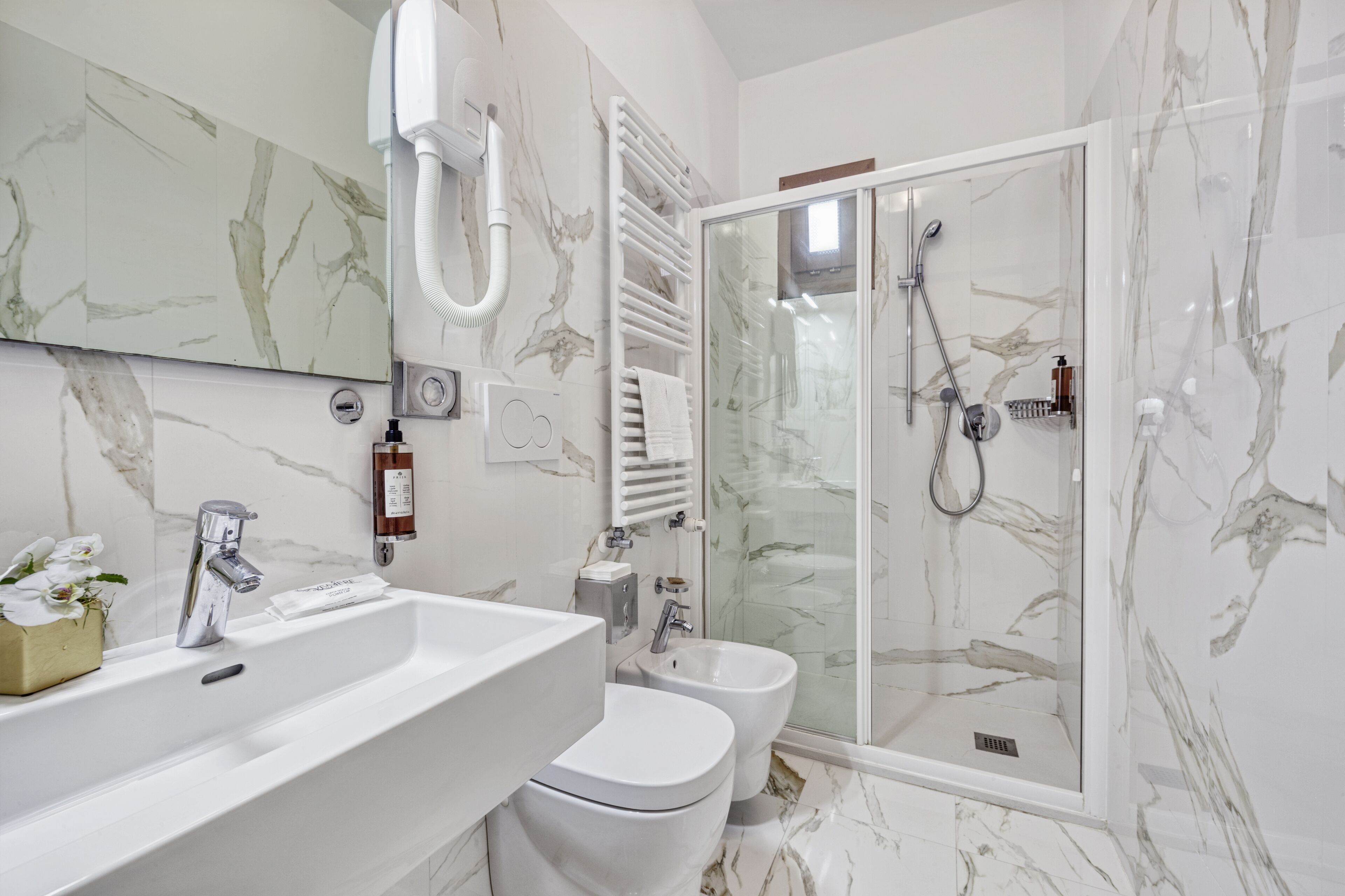 shower, rainfall showerhead, free toiletries, hair dryer