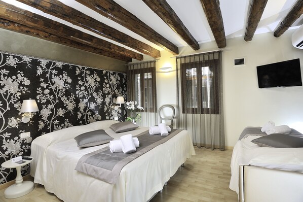 Triple Room, Annex Building