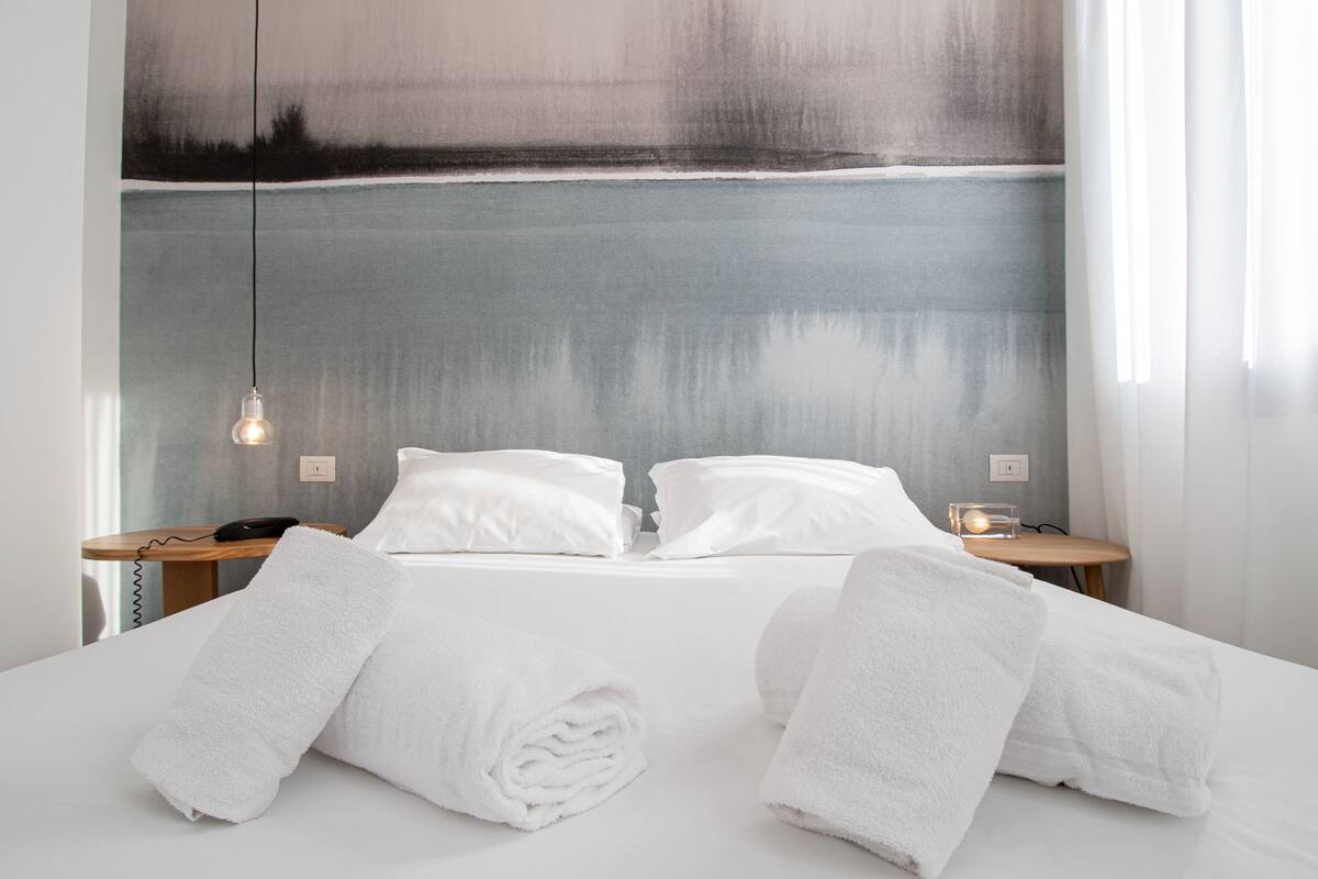 Economy Double Room | Premium bedding, down comforters, in-room safe, cribs (surcharge)