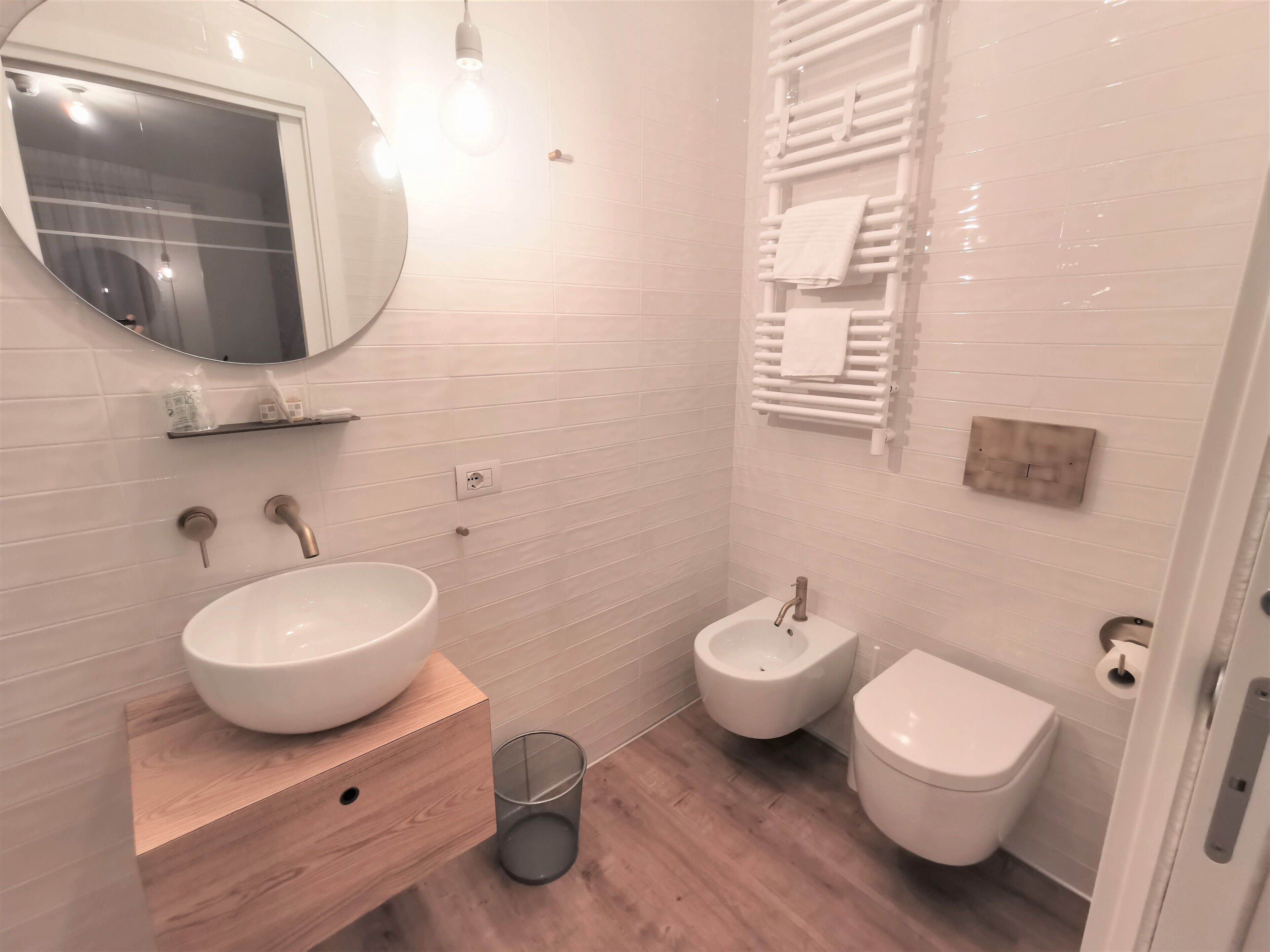 superior double room | bathroom | shower, free toiletries, hair dryer, bidet