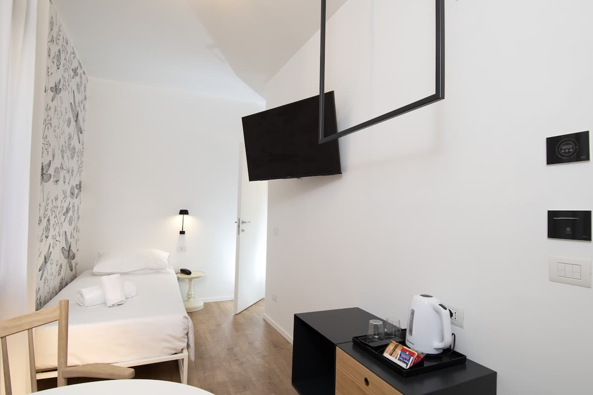 Single Room | Premium bedding, down comforters, in-room safe, cribs (surcharge)