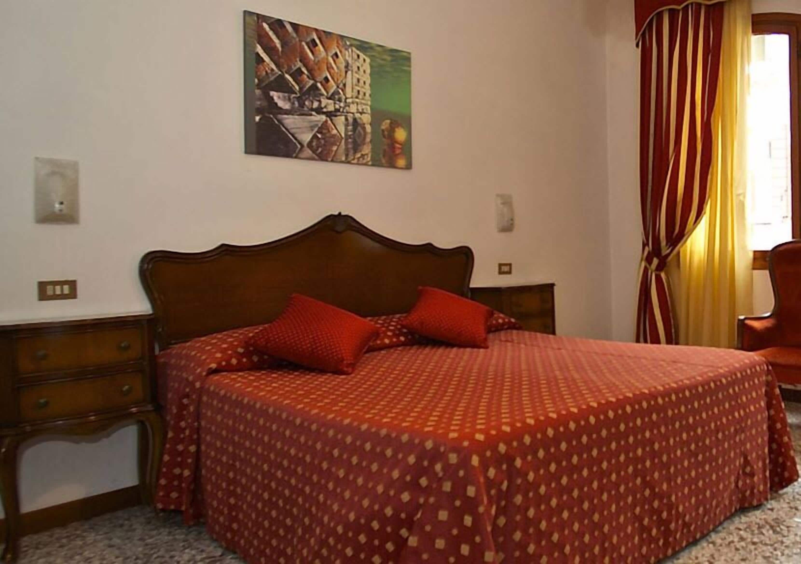 double room | hypo-allergenic bedding, pillow-top beds, desk, free cots/infant beds