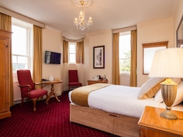 Escrivaninha, Wi-Fi de cortesia, roupa de cama