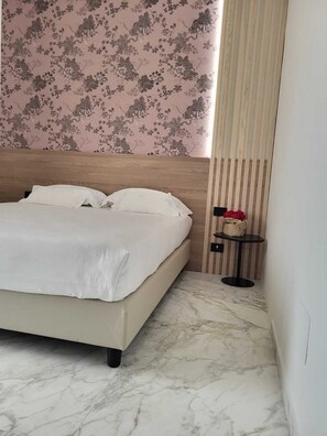Superior Double Room - Hotel Maiuri (Pompei)