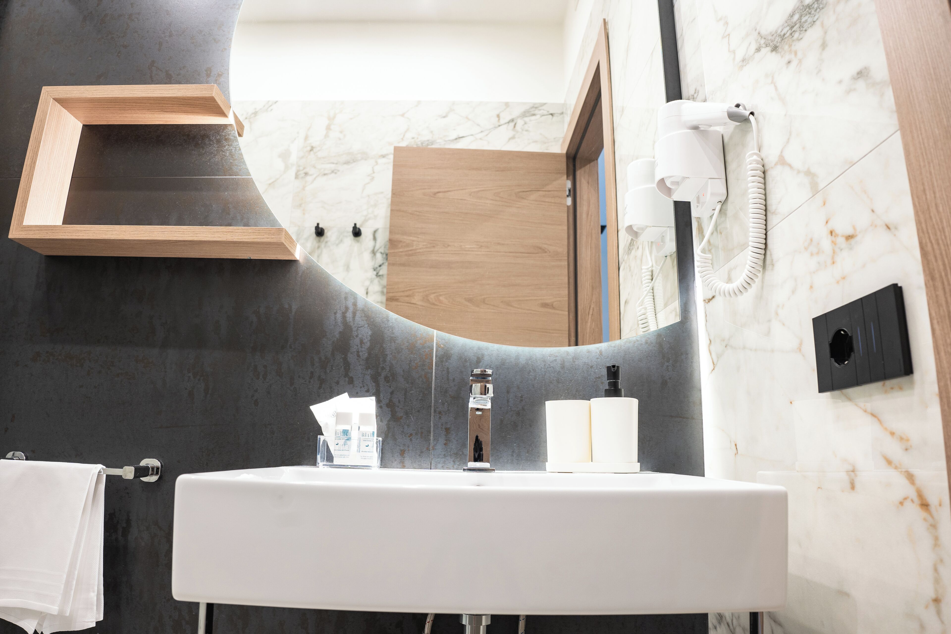 superior double room | bathroom | shower, hair dryer, bathrobes, slippers