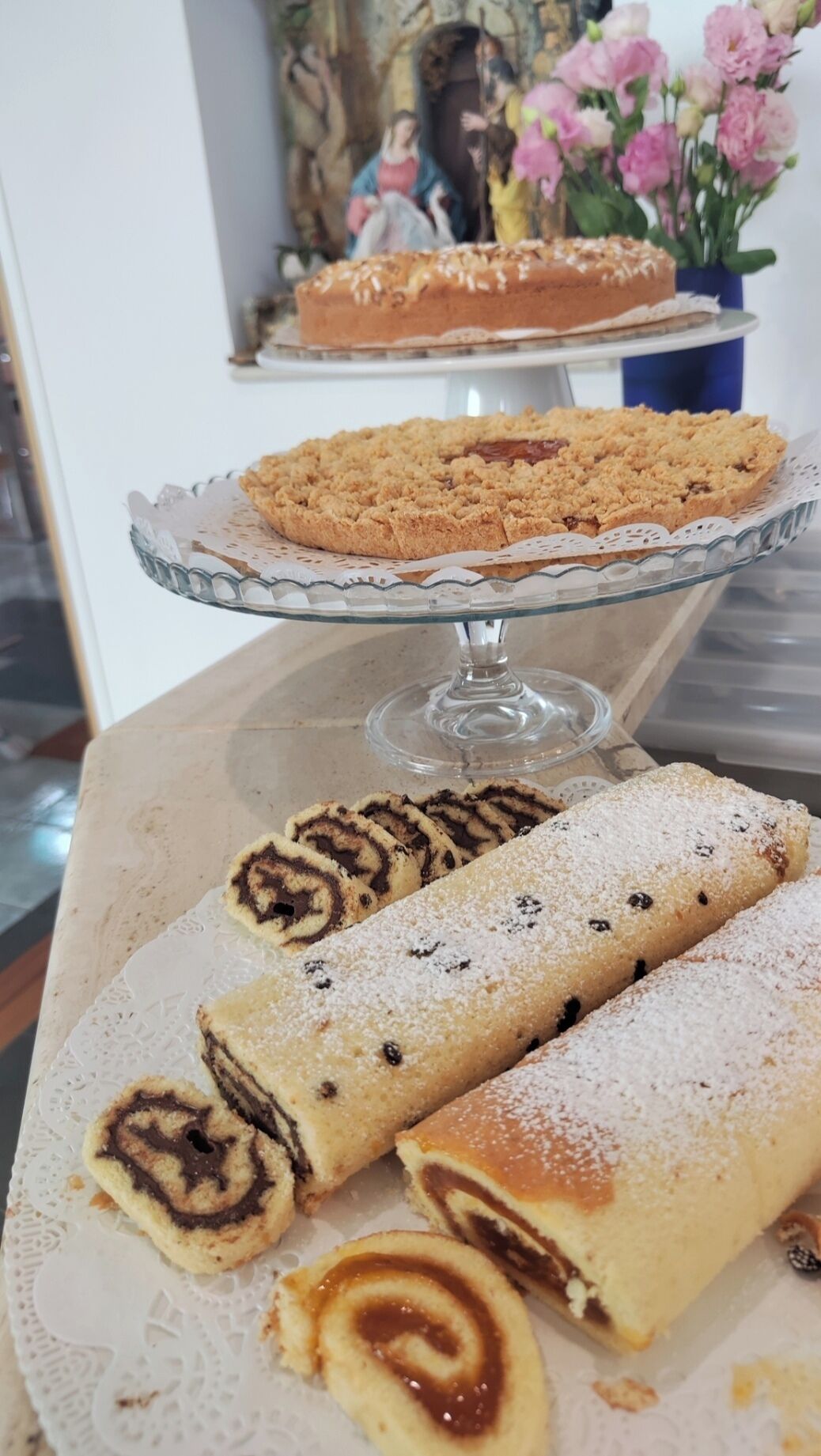 free daily full breakfast