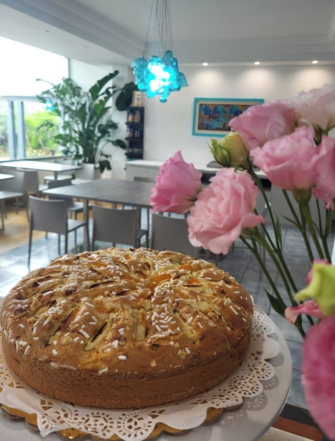 free daily full breakfast