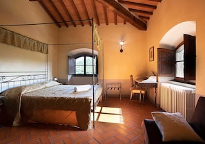 Egyptian cotton sheets, individually decorated, individually furnished - Villa Rosa Panzano (Greve in Chianti)