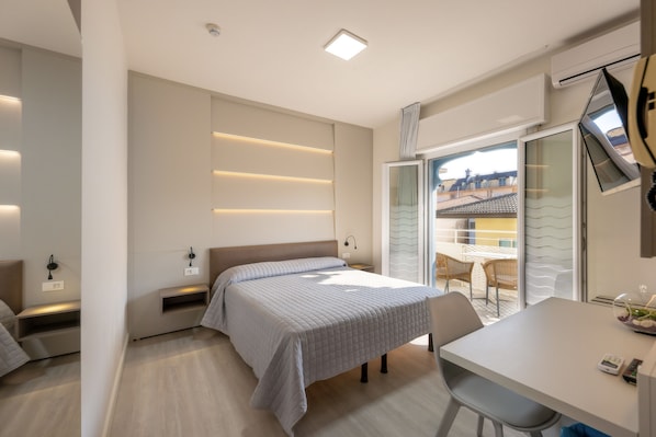 Coffres-forts dans les chambres, ameublement personnalisé, bureau