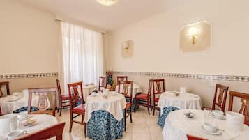 Petit déjeuner continental compris tous les jours