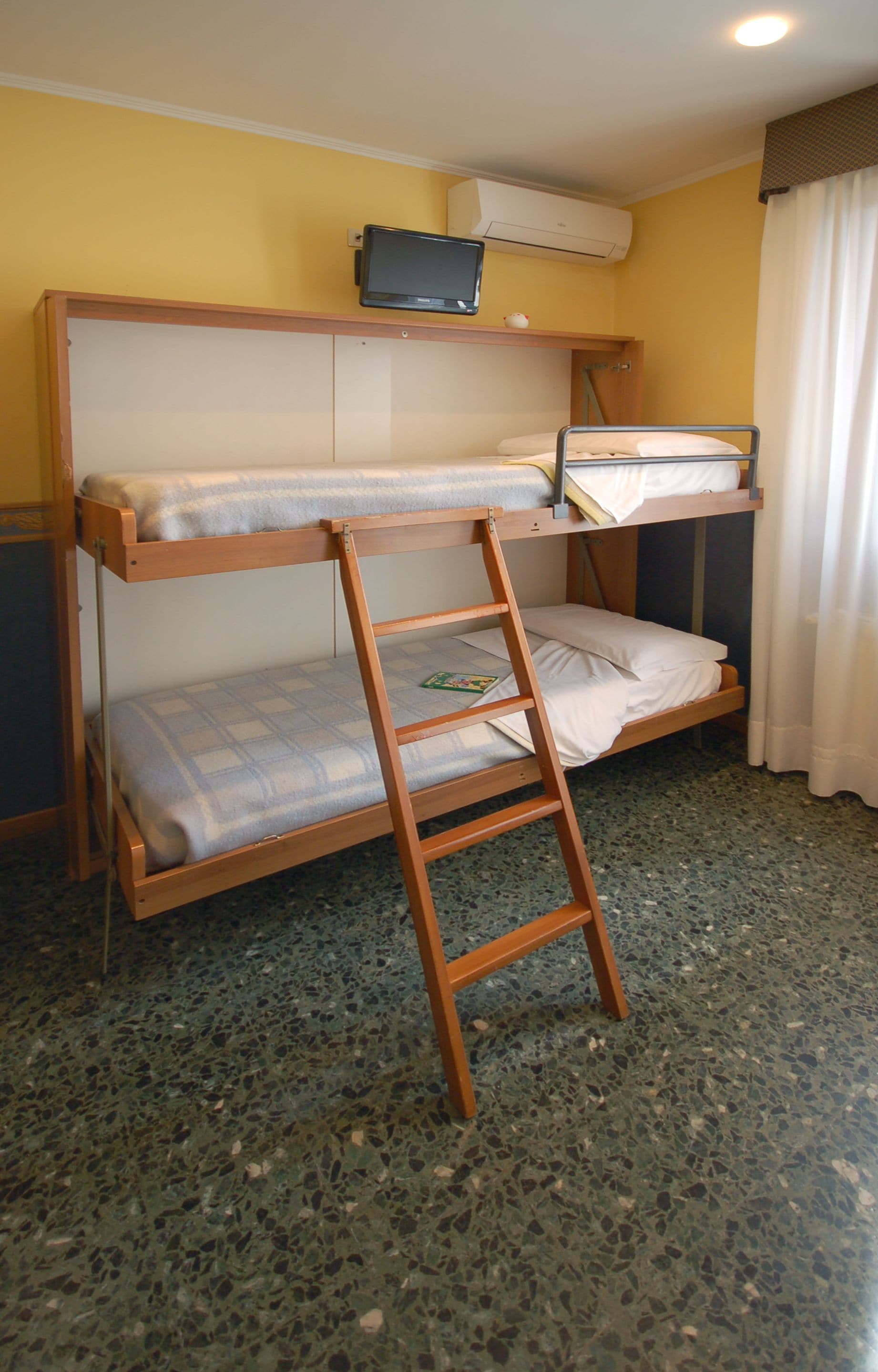 Double Room, 2 Twin Beds, Garden View