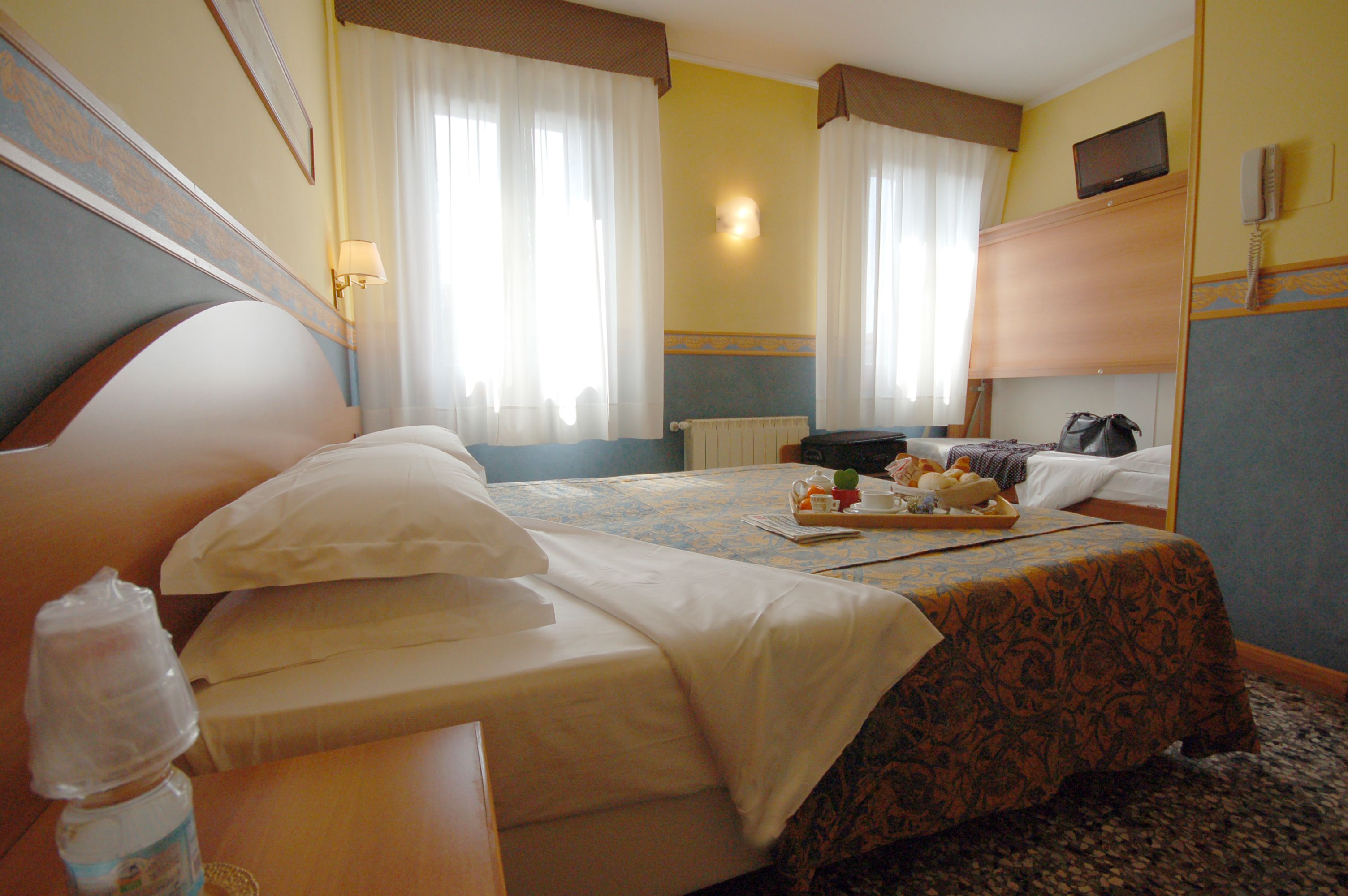 triple room | premium bedding, in-room safe, desk, soundproofing