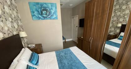 Hinton Firs Hotel