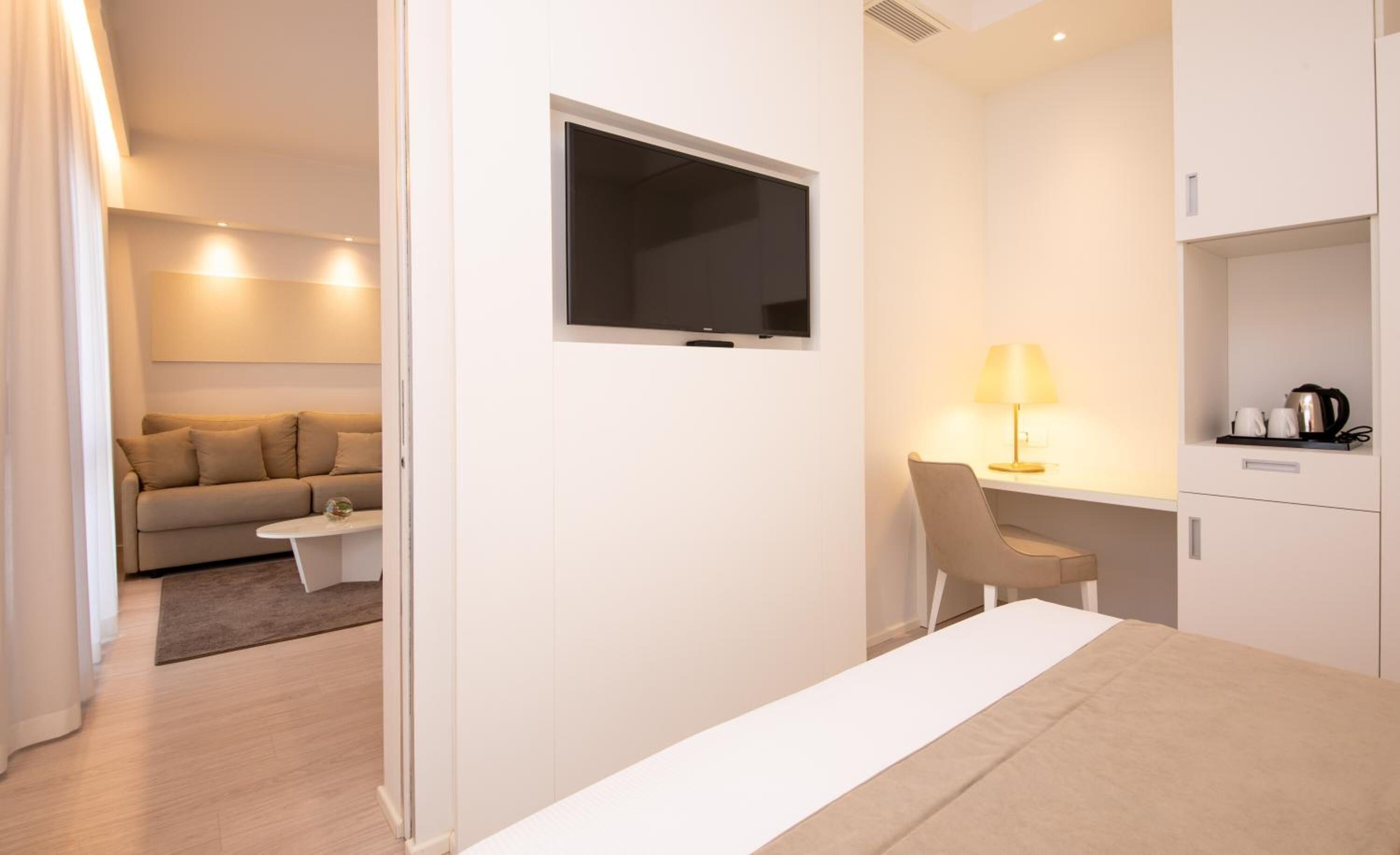 1 bedroom, in-room safe, desk, laptop workspace